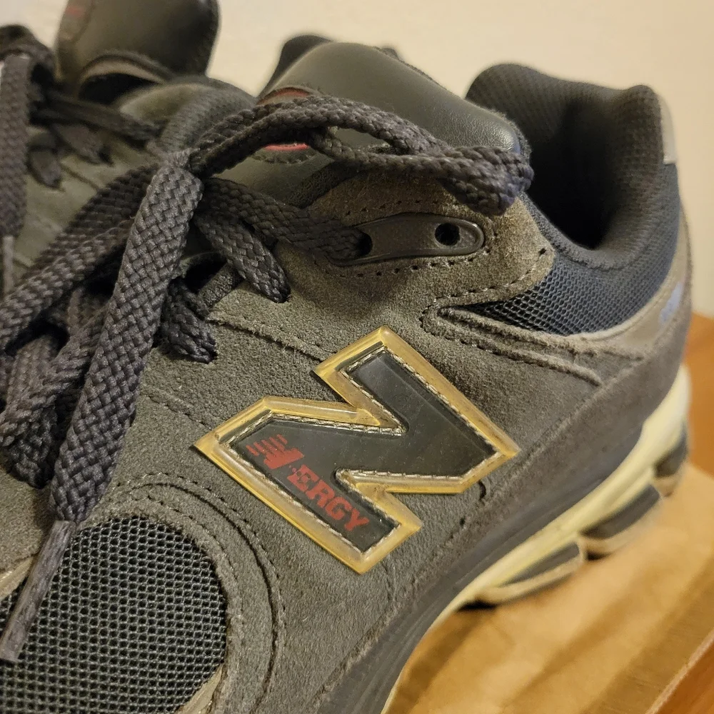 New Balance 2002r - Picture 2 of 6